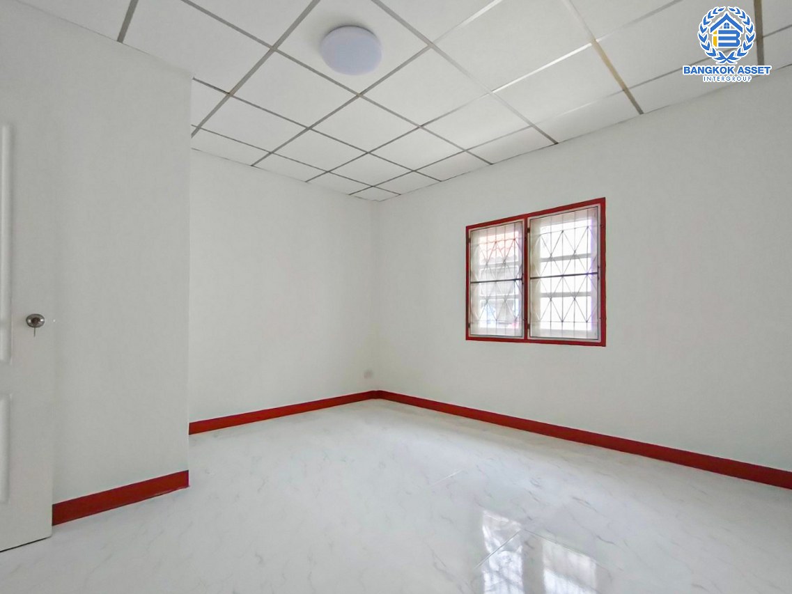 *****ทาวน์เฮ้าส์มือสองกรุงเทพมหานคร โครงการ พงษ์ศิริชัย4 เพชรเกษม เนื้อที่ 17 ตร.ว. ฟังก์ชัน 3 ห้องนอน 2 ห้องน้ำ 1 ที่จอดรถ บนทำเลชุมชนสามารถค้าขายได้ มีสิ่งอำนวยความสะดวกครบ เชื่อมต่อ ถนนเพชรเกษม ถนนบางบอน5 ถนนพุทธสาคร และใกล้เดอะมอล บางแค