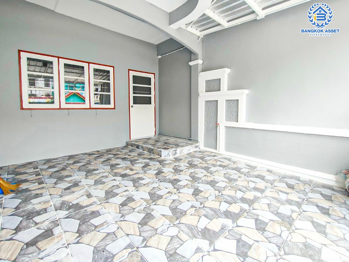 *****ทาวน์เฮ้าส์มือสองกรุงเทพมหานคร โครงการ พงษ์ศิริชัย4 เพชรเกษม เนื้อที่ 17 ตร.ว. ฟังก์ชัน 3 ห้องนอน 2 ห้องน้ำ 1 ที่จอดรถ บนทำเลชุมชนสามารถค้าขายได้ มีสิ่งอำนวยความสะดวกครบ เชื่อมต่อ ถนนเพชรเกษม ถนนบางบอน5 ถนนพุทธสาคร และใกล้เดอะมอล บางแค