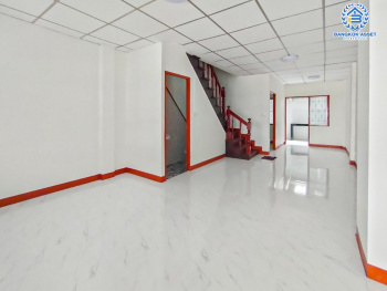 *****ทาวน์เฮ้าส์มือสองกรุงเทพมหานคร โครงการ พงษ์ศิริชัย4 เพชรเกษม เนื้อที่ 17 ตร.ว. ฟังก์ชัน 3 ห้องนอน 2 ห้องน้ำ 1 ที่จอดรถ บนทำเลชุมชนสามารถค้าขายได้ มีสิ่งอำนวยความสะดวกครบ เชื่อมต่อ ถนนเพชรเกษม ถนนบางบอน5 ถนนพุทธสาคร และใกล้เดอะมอล บางแค