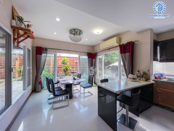 *****บ้านเดี่ยวมือสอง โครงการ ลัดดารมย์ อิลิแกนซ์ พระราม5-2 หลังมุม เนื้อที่กว้าง 131.80 ตร.ว. ฟังก์ชัน 5 ห้องนอน 4 ห้องน้ำ 4 ที่จอดรถ บ้านสภาพดีเยี่ยม พร้อมเข้าอยู่ บนทำเลดีเดินทางเข้า-ออกในเมืองสะดวก เชื่อมต่อถนนนครอินทร์ ถนนราชพฤกษ์ ถนนกาญจนาภิเษก ใกล้รถไฟฟ้าสายสีม่วง "สถานีไทรม้า"