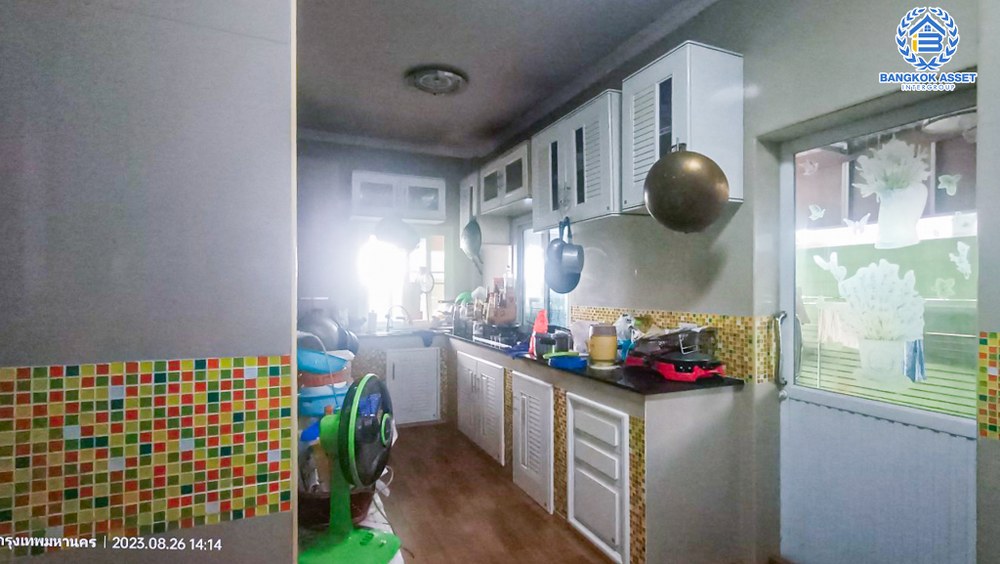 *****บ้านเดี่ยวมือสอง โครงการ กรานต์วดี พุทธมณฑลสาย3 เนื้อที่กว้าง 103.60 ตร.ว. ฟังก์ชัน 4 ห้องนอน 3 ห้องน้ำ 2 ที่จอดรถ บ้านหลังใหญ่สภาพเหมือนใหม่ พร้อมอยู่ บนทำเลเดินทางสะดวกสบาย เชื่อมต่อถนนเพชรเกษม ถนนพุทธมณฑลสาย5 ถนนบรมราชชนนี ใกล้เดอะมอลล์บางแค และทางคู่ขนานลอยฟ้าบรมราชชนนี