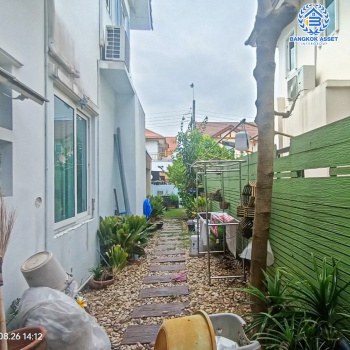 *****บ้านเดี่ยวมือสอง โครงการ กรานต์วดี พุทธมณฑลสาย3 เนื้อที่กว้าง 103.60 ตร.ว. ฟังก์ชัน 4 ห้องนอน 3 ห้องน้ำ 2 ที่จอดรถ บ้านหลังใหญ่สภาพเหมือนใหม่ พร้อมอยู่ บนทำเลเดินทางสะดวกสบาย เชื่อมต่อถนนเพชรเกษม ถนนพุทธมณฑลสาย5 ถนนบรมราชชนนี ใกล้เดอะมอลล์บางแค และทางคู่ขนานลอยฟ้าบรมราชชนนี