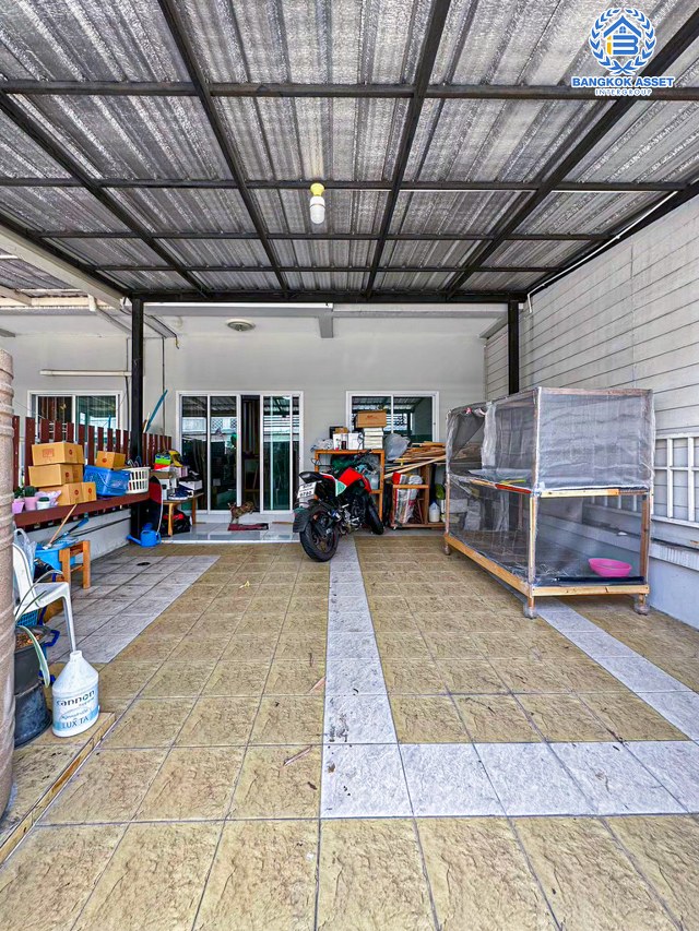 *****ทาวน์เฮ้าส์มือสองปทุมธานี หมู่บ้าน อยู่เจริญ5 ลำลูกกา เนื้อที่กว้าง 21 ตร.ว. ฟังก์ชัน 2 ห้องนอน 2 ห้องน้ำ 1 ที่จอดรถ บ้านสภาพดี บนทำเลเดินทางสะดวก เชื่อมต่อถนนลำลูกกา, ถนนพหลโยธิน ใกล้รถไฟฟ้าสายสีเขียว "สถานีคูคต" และจุดขึ้นมอเตอร์เวย์ ราคาคุ้มสุดในย่านนี้!