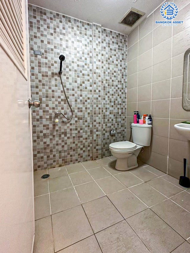 *****ทาวน์เฮ้าส์มือสองปทุมธานี หมู่บ้าน อยู่เจริญ5 ลำลูกกา เนื้อที่กว้าง 21 ตร.ว. ฟังก์ชัน 2 ห้องนอน 2 ห้องน้ำ 1 ที่จอดรถ บ้านสภาพดี บนทำเลเดินทางสะดวก เชื่อมต่อถนนลำลูกกา, ถนนพหลโยธิน ใกล้รถไฟฟ้าสายสีเขียว "สถานีคูคต" และจุดขึ้นมอเตอร์เวย์ ราคาคุ้มสุดในย่านนี้!