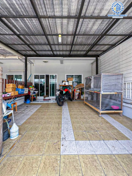 *****ทาวน์เฮ้าส์มือสองปทุมธานี หมู่บ้าน อยู่เจริญ5 ลำลูกกา เนื้อที่กว้าง 21 ตร.ว. ฟังก์ชัน 2 ห้องนอน 2 ห้องน้ำ 1 ที่จอดรถ บ้านสภาพดี บนทำเลเดินทางสะดวก เชื่อมต่อถนนลำลูกกา, ถนนพหลโยธิน ใกล้รถไฟฟ้าสายสีเขียว "สถานีคูคต" และจุดขึ้นมอเตอร์เวย์ ราคาคุ้มสุดในย่านนี้!