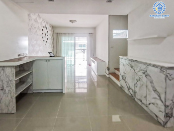 *****ทาวน์เฮ้าส์ 2 ชั้นมือสองกรุงเทพมหานคร โครงการ พฤกษาวิลล์51 พหลโยธิน เนื้อที่ 17.5 ตร.ว. ฟังก์ชัน 3 ห้องนอน 2 ห้องน้ำ 1 ที่จอดรถ สไตล์ Modern บนทำเลเยี่ยม เชื่อมต่อถนนพหลโยธิน, ถนนเทพรักษ์, ถนนสุขาภิบาล 5 ใกล้เซ็นทรัล รามอินทรา จองเลย!