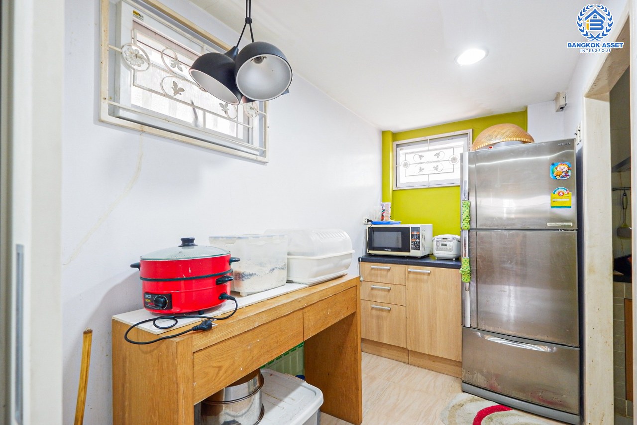 *****บ้านแฝดมือสองนนทบุรี โครงการ ธนาสิริ ปิ่นเกล้า-ราชพฤกษ์ หลังมุม! เนื้อที่กว้าง 42.2 ตร.ว. ฟังก์ชัน 3 ห้องนอน 3 ห้องน้ำ 2 ที่จอดรถ บ้านสภาพสวย บนทำเลเชื่อมต่อถนนราชพฤกษ์, ถนนบางกรวย-ไทรน้อย, ถนนพระราม5-นครอินทร์ ใกล้รถไฟฟ้าสายสีม่วง "สถานีบางรักน้อย ท่าอิฐ" และทางด่วน "กาญจนาภิเษก"