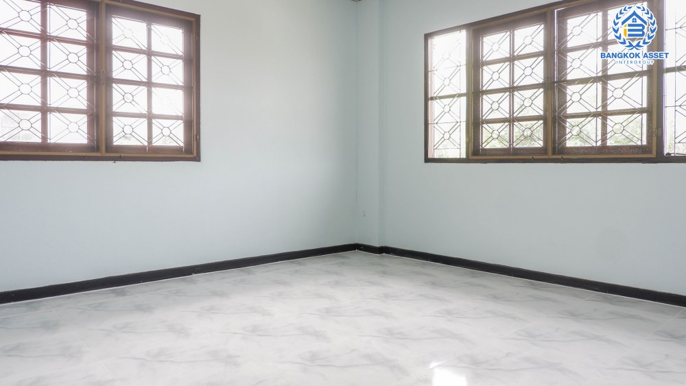 *****บ้านเดี่ยวมือสองนนทบุรี โครงการ มณียา ราชพฤกษ์-ท่าอิฐ เนื้อที่กว้าง 80 ตร.ว. ฟังก์ชัน 3 ห้องนอน 3 ห้องน้ำ ที่จอดรถ 2 คัน บ้านตกแต่งใหม่ มีบริเวณกว้างขวาง พร้อมเข้าอยู่ โครงการตั้งบนทำเลเดินทางสะดวก เชื่อมต่อถนนรัตนาธิเบศร์ ใกล้รถไฟฟ้าสายสีม่วง "สถานีไทรม้า"