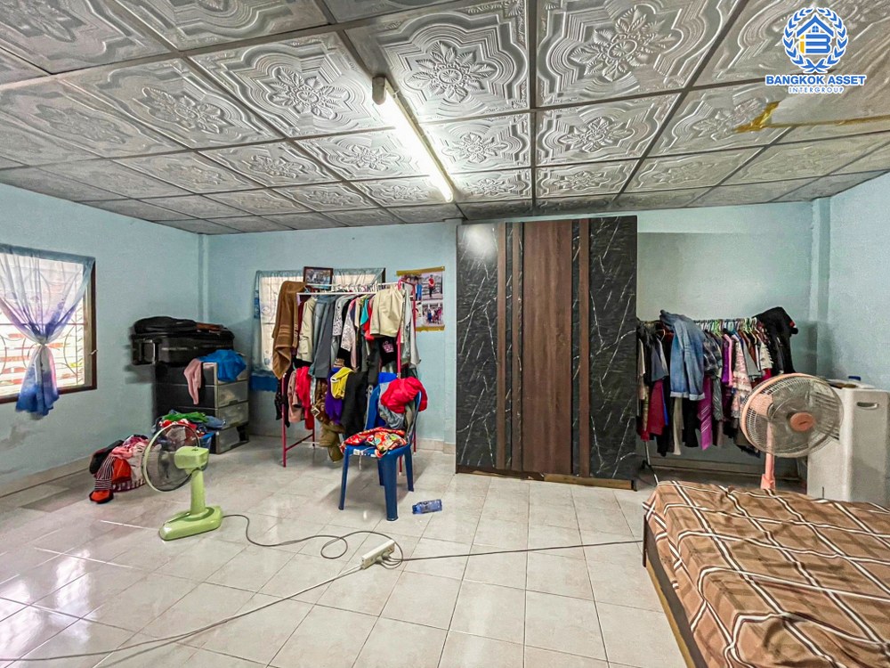 *****บ้านเดี่ยวมือสอง ซอยบางศรีเมือง3 เนื้อที่ 81 ตร.ว. ฟังก์ชัน 4 ห้องนอน 1 ห้องน้ำ 2 ที่จอดรถ บ้านปลูกสร้างเอง พื้นที่รอบบ้านกว้างขวาง บนทำเลเดินทางสะดวก เชื่อมต่อถนนบางศรีเมือง ถนนท่าน้ำนนท์ ถนนบางกรวย-ไทรน้อย ใกล้รถไฟฟ้าสายสีม่วง "สถานีบางพลู" และจุดขึ้นทางด่วน "ศรีรัช"