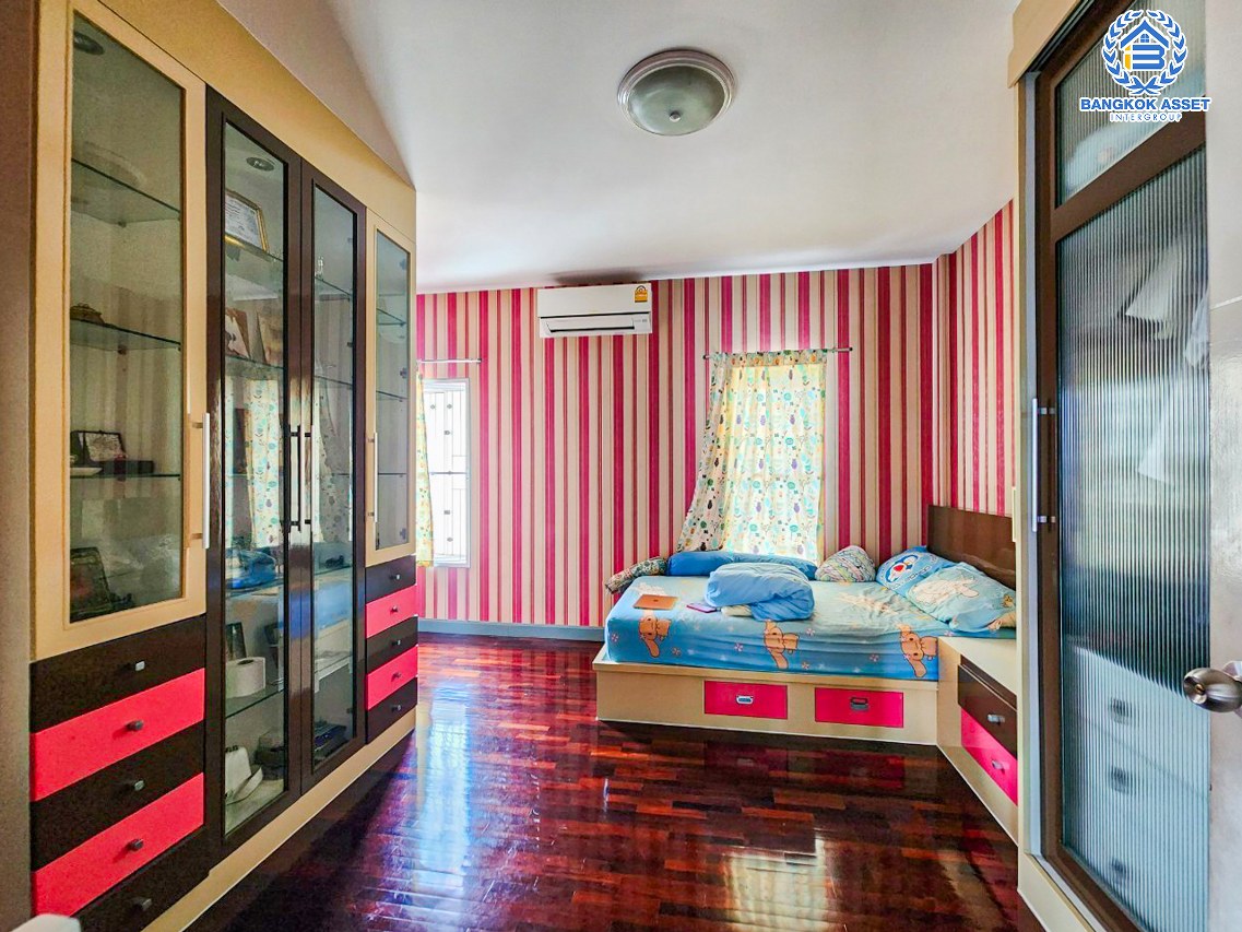 *****ทาวน์โฮม 3 ชั้นมือสองนนทบุรี โครงการ นนทรีพลัส บางกรวย เนื้อที่กว้าง 20 ตร.ว. ฟังก์ชัน 4 ห้องนอน 3 ห้องน้ำ บ้านสภาพดี ต่อเติมเต็มพื้นที่ บนทำเลเดินทางสะดวก เชื่อมต่อถนนราชพฤกษ์, ถนนนครอินทร์ ใกล้รถไฟฟ้าสายสีแดง "สถานีบางบำหรุ" และจุดขึ้นทางด่วน "ศรีรัช"