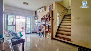 *****ทาวน์เฮ้าส์มือสองนนทบุรี หมู่บ้าน เปี่ยมสุข พระนั่งเกล้า เนื้อที่กว้าง 21 ตร.ว. ฟังก์ชัน 3 ห้องนอน 2 ห้องน้ำ 1 ที่จอดรถ แถมฟรี! 1 เครื่องปรับอากาศ บนทำเลเดินทางสะดวก เชื่อมต่อถนนรัตนาธิเบศร์, ถนนราชพฤกษ์ ใกล้ทางด่วน "พระนั่งเกล้า" และรถไฟฟ้าสายสีม่วง "สถานีไทรม้า" เพียง 5 นาทีเท่านั้น