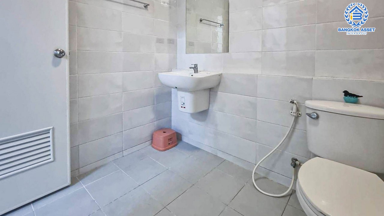 *****ทาวน์เฮ้าส์มือสองนนทบุรี โครงการ พลีโน่ ราชพฤกษ์ เนื้อที่ 17.50 ตร.ว. ฟังก์ชัน 3 ห้องนอน 2 ห้องน้ำ 2 ที่จอดรถ บ้านต่อเติมเต็ม บนทำเลแห่งการเดินทาง เชื่อมต่อถนนบางกรวย-ไทรน้อย, ถนนราชพฤกษ์ ใกล้รถไฟฟ้าสายสีม่วง "สถานีบางรักใหญ่" และทางด่วน "ศรีรัช" จองเลย!