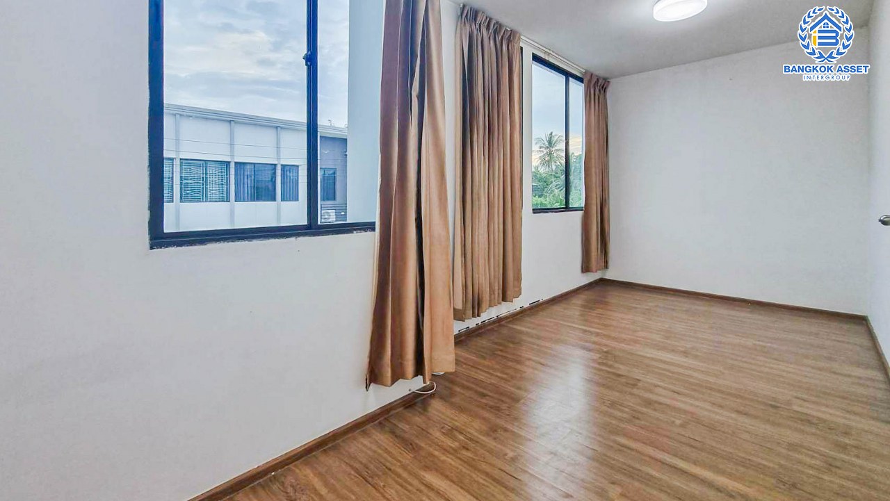 *****ทาวน์เฮ้าส์มือสองนนทบุรี โครงการ พลีโน่ ราชพฤกษ์ เนื้อที่ 17.50 ตร.ว. ฟังก์ชัน 3 ห้องนอน 2 ห้องน้ำ 2 ที่จอดรถ บ้านต่อเติมเต็ม บนทำเลแห่งการเดินทาง เชื่อมต่อถนนบางกรวย-ไทรน้อย, ถนนราชพฤกษ์ ใกล้รถไฟฟ้าสายสีม่วง "สถานีบางรักใหญ่" และทางด่วน "ศรีรัช" จองเลย!