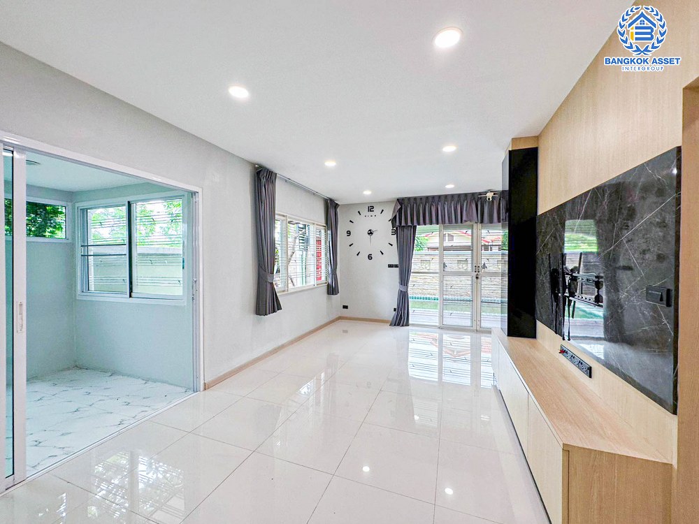 *****ทาวน์เฮ้าส์มือสอง เดอะคอนเนค7/1 วิภาวดี หลังมุม เนื้อที่กว้าง 42.80ตร.ว. ฟังก์ชัน 6 ห้องนอน 4 ห้องน้ำ 2 ที่จอดรถ บ้านสภาพดีเยี่ยม ภายในกว้างตกแต่งสวย บนทำเลเดินทางสะดวก เชื่อมต่อถนนเทิดราชัน ถนนสรงประภา ถนนเลียบคลองประปา ใกล้รถไฟฟ้าสายสีแดง "สถานีดอนเมือง" จองเลย!