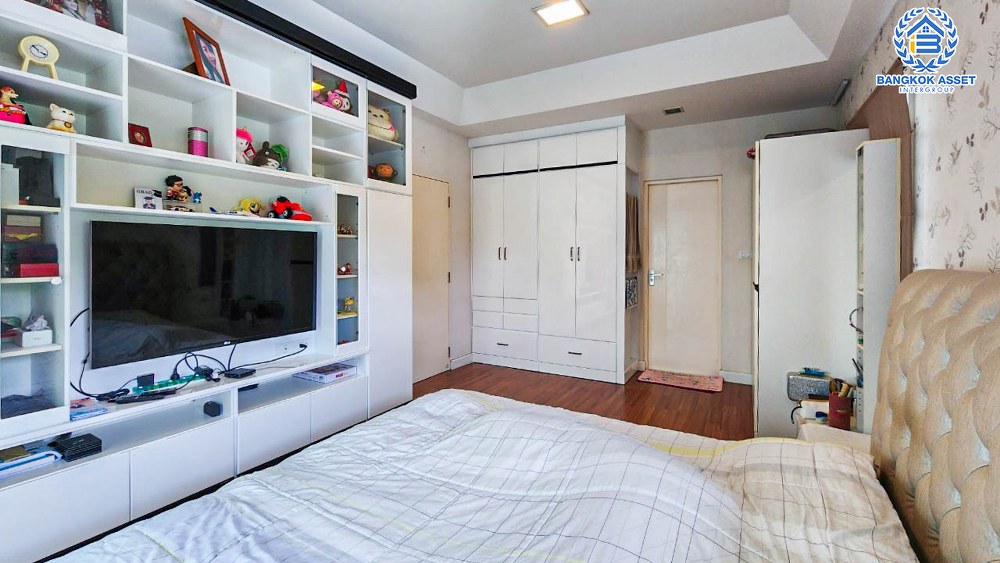 บ้านเดี่ยวมือสอง โครงการ ชัยพฤกษ์ รัตนาธิเบศร์-วงแหวน หลังมุม จากแบรนด์ L&H เนื้อที่กว้าง 54.40 ตร.ว. ฟังก์ชัน 3 ห้องนอน 3 ห้องน้ำ 2 ที่จอดรถ บ้านสภาพดี พร้อมอยู่ บนทำเลเดินทางสะดวก เชื่อมต่อถนนรัตนาธิเบศร์ ถนนบางกรวย-ไทรน้อย ถนนกาญจนาภิเษก ใกล้รถไฟฟ้าสายสีม่วง "สถานีคลองบางไผ่"