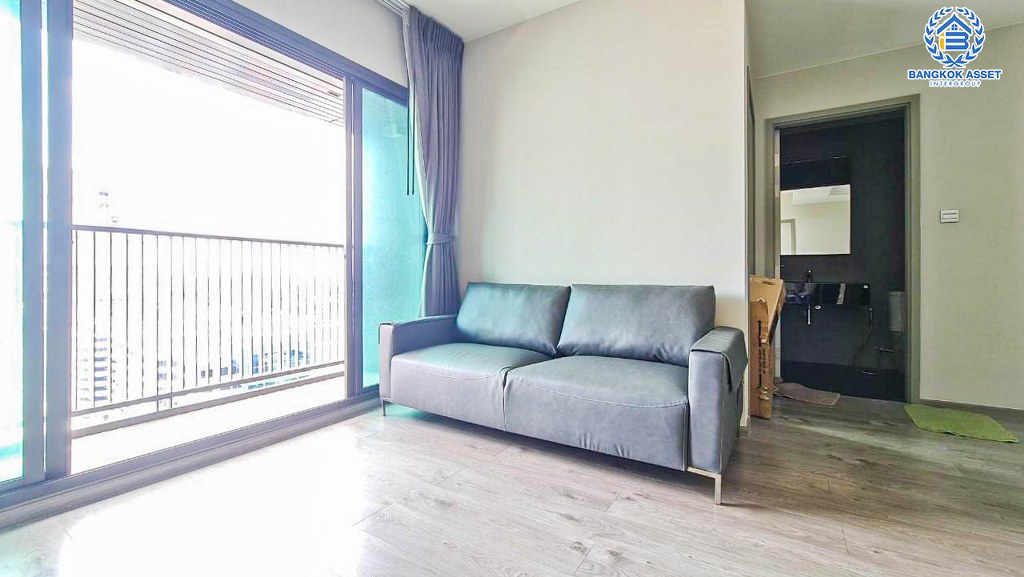 *****คอนโดมิเนียมมือสอง โครงการ วิสซ์ดอม อเวนิว รัชดา-ลาดพร้าว ห้องมุม พื้นที่ใช้สอย 53.50 ตร.ม. ฟังก์ชัน 2 ห้องนอน 2 ห้องน้ำ 1 ที่จอดรถ เฟอร์นิเจอร์ครบ สิ่งอำนวยความสะดวกภายในโครงการครบครัน บนทำเลเดินทางสะดวก เชื่อมต่อถนนลาดพร้าว-รัชดาภิเษก ใกล้รถไฟฟ้าสายสีน้ำเงิน "สถานีลาดพร้าว"