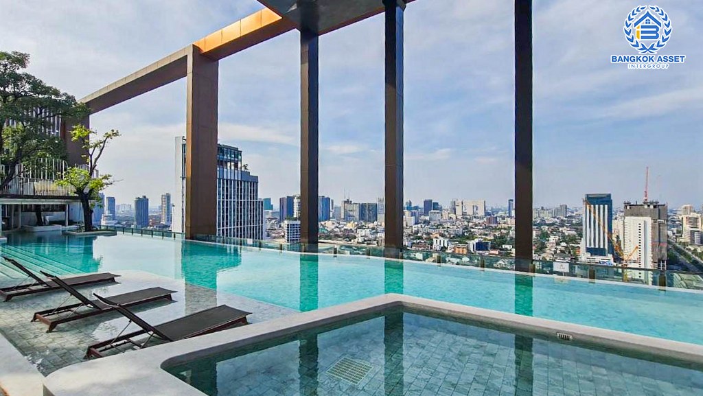 *****คอนโดมิเนียมมือสอง โครงการ วิสซ์ดอม อเวนิว รัชดา-ลาดพร้าว ห้องมุม พื้นที่ใช้สอย 53.50 ตร.ม. ฟังก์ชัน 2 ห้องนอน 2 ห้องน้ำ 1 ที่จอดรถ เฟอร์นิเจอร์ครบ สิ่งอำนวยความสะดวกภายในโครงการครบครัน บนทำเลเดินทางสะดวก เชื่อมต่อถนนลาดพร้าว-รัชดาภิเษก ใกล้รถไฟฟ้าสายสีน้ำเงิน "สถานีลาดพร้าว"