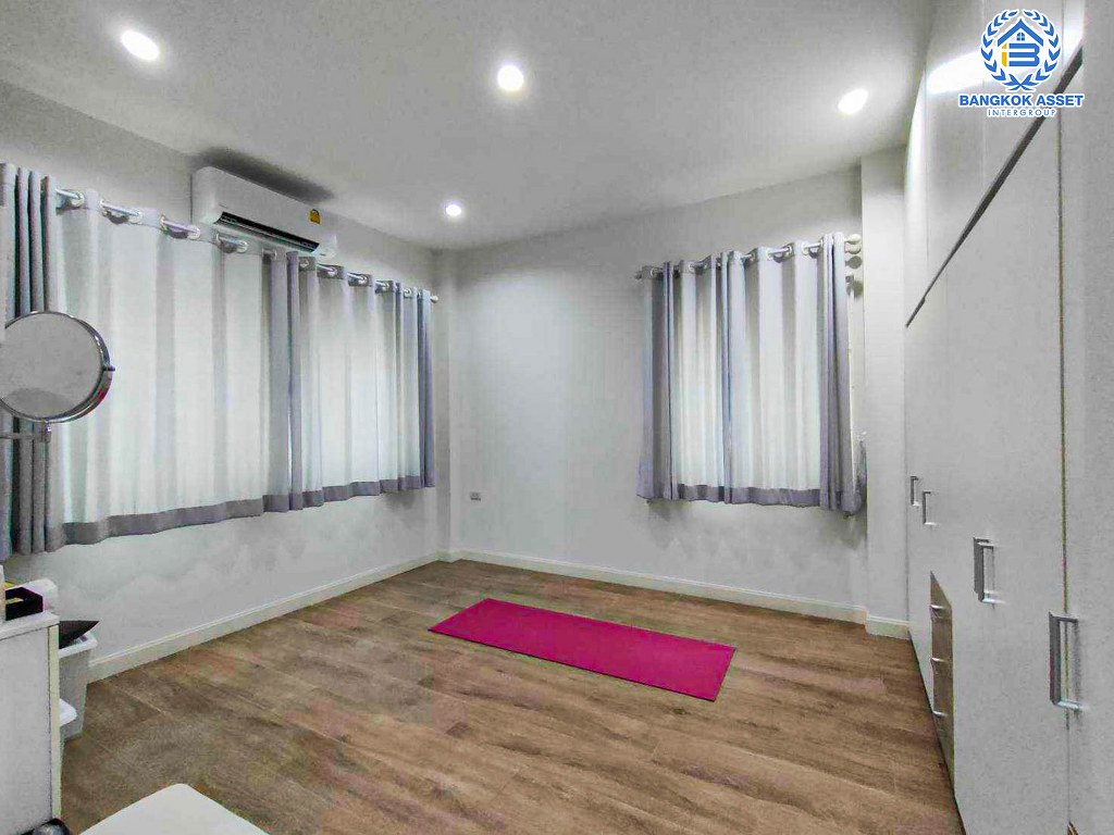 *****บ้านเดี่ยวมือสอง โครงการ บ้านสวนดอกไม้ บรมราชชนนี เนื้อที่กว้าง 79.90 ตร.ว. ฟังก์ชัน 4 ห้องนอน 4 ห้องน้ำ 2 ที่จอดรถ ภายในสภาพดีเยี่ม แถมฟรี! เครื่องปรับอากาศ บนทำเลเดินทางเชื่อมต่อเมืองสะดวก ใกล้ทางคู่ขนานลอยฟ้าบรมราชชนนี ทางด่วน "กาญจนาภิเษก" มหาวิทยาลัยมหิดล และเซ็นทรัลปิ่นเกล้า