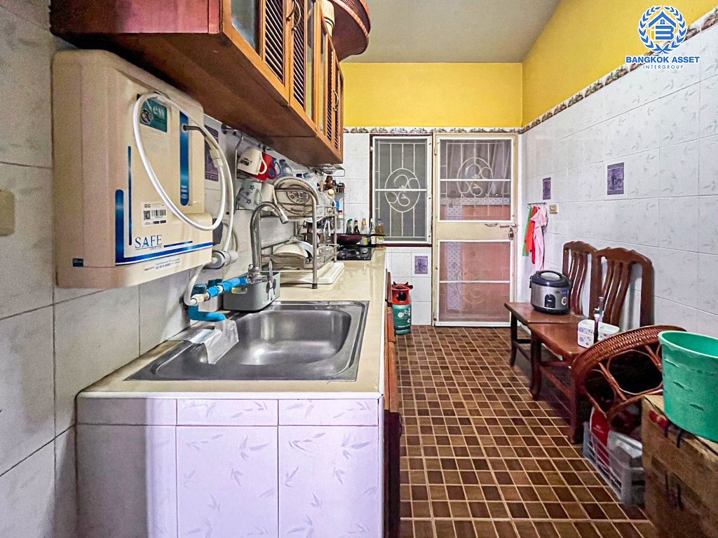 *****บ้านเดี่ยวมือสอง ซอยวัดหนองปรง ราชพฤกษ์ หลังมุม เนื้อที่กว้าง 130 ตร.ว. ฟังก์ชัน 3 ห้องนอน 2 ห้องน้ำ 2 ที่จอดรถ พื้นที่ใช้สอย 130 ตรว. วิวทะเลสาบ หลังบ้านพร้อมเรือนพักผ่อน บนทำเลเดินทางสะดวก เชื่อมต่อถนนกรุงเทพ-ปทุมธานี ถนนติวานนท์ ใกล้เดอะทรี คอมมูนิตี้มอลล์