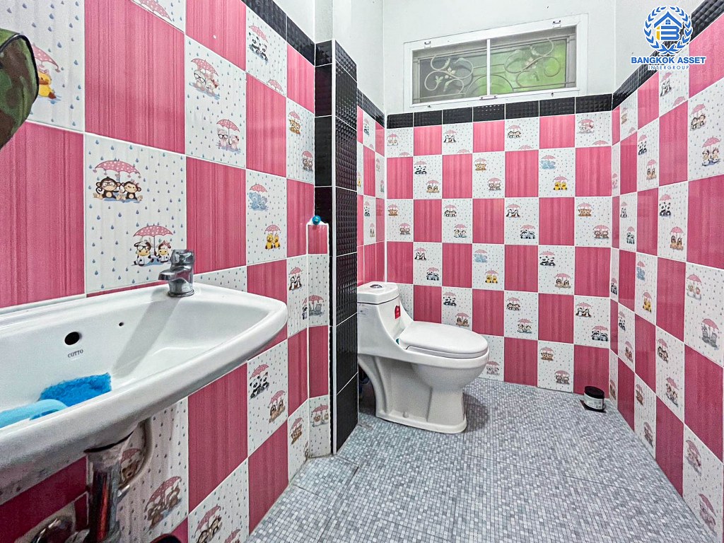 *****บ้านเดี่ยวมือสอง ซอยวัดหนองปรง ราชพฤกษ์ หลังมุม เนื้อที่กว้าง 130 ตร.ว. ฟังก์ชัน 3 ห้องนอน 2 ห้องน้ำ 2 ที่จอดรถ พื้นที่ใช้สอย 130 ตรว. วิวทะเลสาบ หลังบ้านพร้อมเรือนพักผ่อน บนทำเลเดินทางสะดวก เชื่อมต่อถนนกรุงเทพ-ปทุมธานี ถนนติวานนท์ ใกล้เดอะทรี คอมมูนิตี้มอลล์