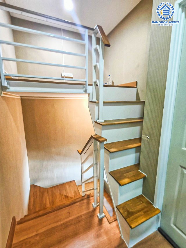 *****ทาวน์เฮ้าส์มือสองนนทบุรี โครงการ โกลเด้นทาวน์2 งามวงศ์วาน-ประชาชื่น เนื้อที่ 16.2 ตร.ว. ฟังก์ชัน 3 ห้องนอน 2 ห้องน้ำ 1 ที่จอดรถ แถมฟรี! 4 เครื่องปรับอากาศ, 2 เครื่องทำน้ำอุ่น บนทำเลเดินทางสะดวก เชื่อมต่อถนนกรุงเทพ-นนทบุรี ใกล้ทางด่วน "ศรีรัช" และรถไฟฟ้าสายสีม่วง "สถานีแยกติวานนท์" เพียง 10 นาทีเท่านั้น!