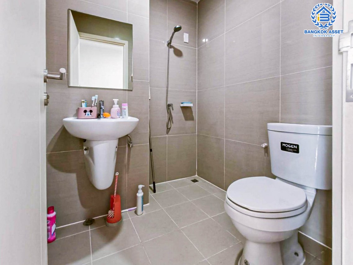 ทาวน์เฮ้าส์มือสองปทุมธานี โครงการ ชวนชื่นทาวน์ รังสิตคลอง1 เนื้อที่กว้างเกือบ 23 ตร.ว. ฟังก์ชัน 4 ห้องนอน 3 ห้องน้ำ 2 ที่จอดรถ บ้านสภาพสวย บนทำเลเยี่ยม ใกล้รถไฟฟ้าสายสีแดง "สถานีรังสิต" และทางยกระดับ "อุตราภิมุข" ราคาคุ้มสุดในย่านนี้...