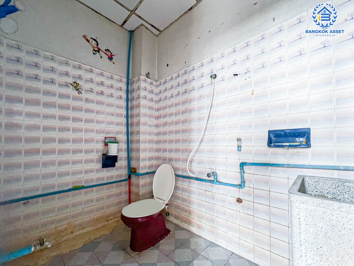 *****อาคารพาณิชย์มือสองกรุงเทพฯ หมู่บ้าน ซอยพานิชยการธนบุรี32 ราชพฤกษ์ เนื้อที่กว้าง 27 ตร.ว. ฟังก์ชัน 5 ห้องนอน 3 ห้องน้ำ 1 ที่จอดรถ บนทำเลติดถนนพาณิชยการธนบุรี เชื่อมต่อถนนจรัญสนิทวงศ์, ถนนราชพฤกษ์ ใกล้รถไฟฟ้าสายสีน้ำเงิน "สถานีจรัญฯ 13" จองเลย!