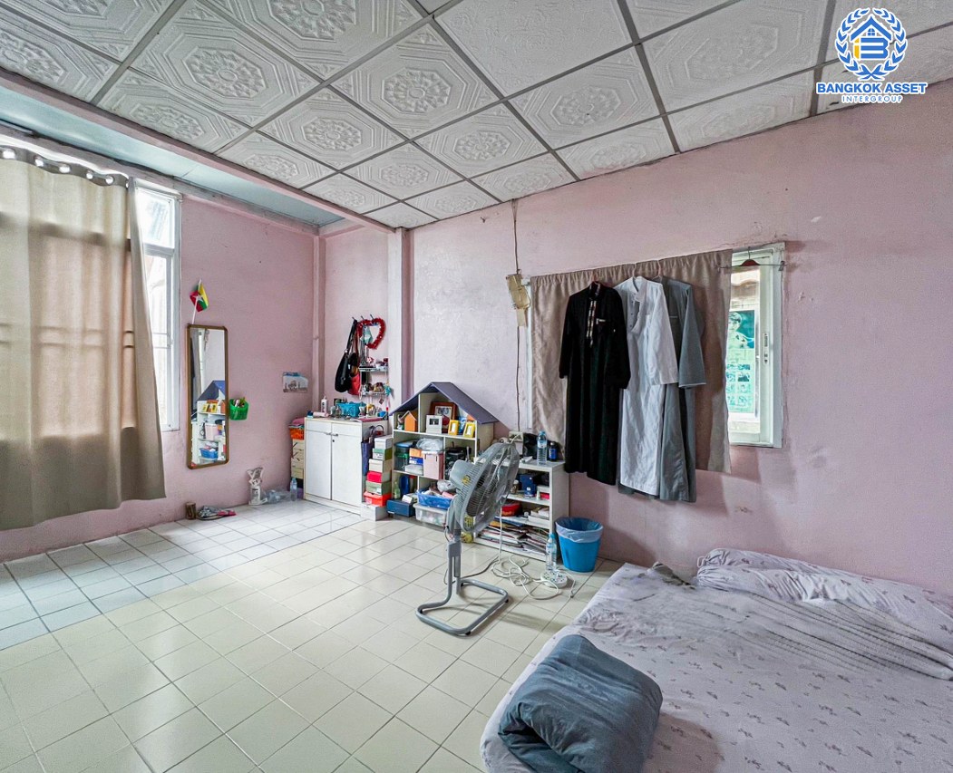 *****อาคารพาณิชย์มือสองกรุงเทพฯ หมู่บ้าน ซอยพานิชยการธนบุรี32 ราชพฤกษ์ เนื้อที่กว้าง 27 ตร.ว. ฟังก์ชัน 5 ห้องนอน 3 ห้องน้ำ 1 ที่จอดรถ บนทำเลติดถนนพาณิชยการธนบุรี เชื่อมต่อถนนจรัญสนิทวงศ์, ถนนราชพฤกษ์ ใกล้รถไฟฟ้าสายสีน้ำเงิน "สถานีจรัญฯ 13" จองเลย!