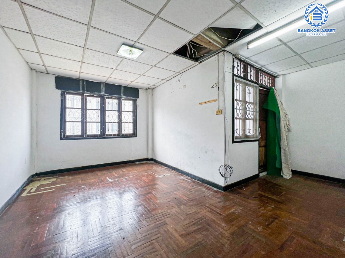 *****อาคารพาณิชย์มือสองกรุงเทพฯ หมู่บ้าน ซอยพานิชยการธนบุรี32 ราชพฤกษ์ เนื้อที่กว้าง 27 ตร.ว. ฟังก์ชัน 5 ห้องนอน 3 ห้องน้ำ 1 ที่จอดรถ บนทำเลติดถนนพาณิชยการธนบุรี เชื่อมต่อถนนจรัญสนิทวงศ์, ถนนราชพฤกษ์ ใกล้รถไฟฟ้าสายสีน้ำเงิน "สถานีจรัญฯ 13" จองเลย!