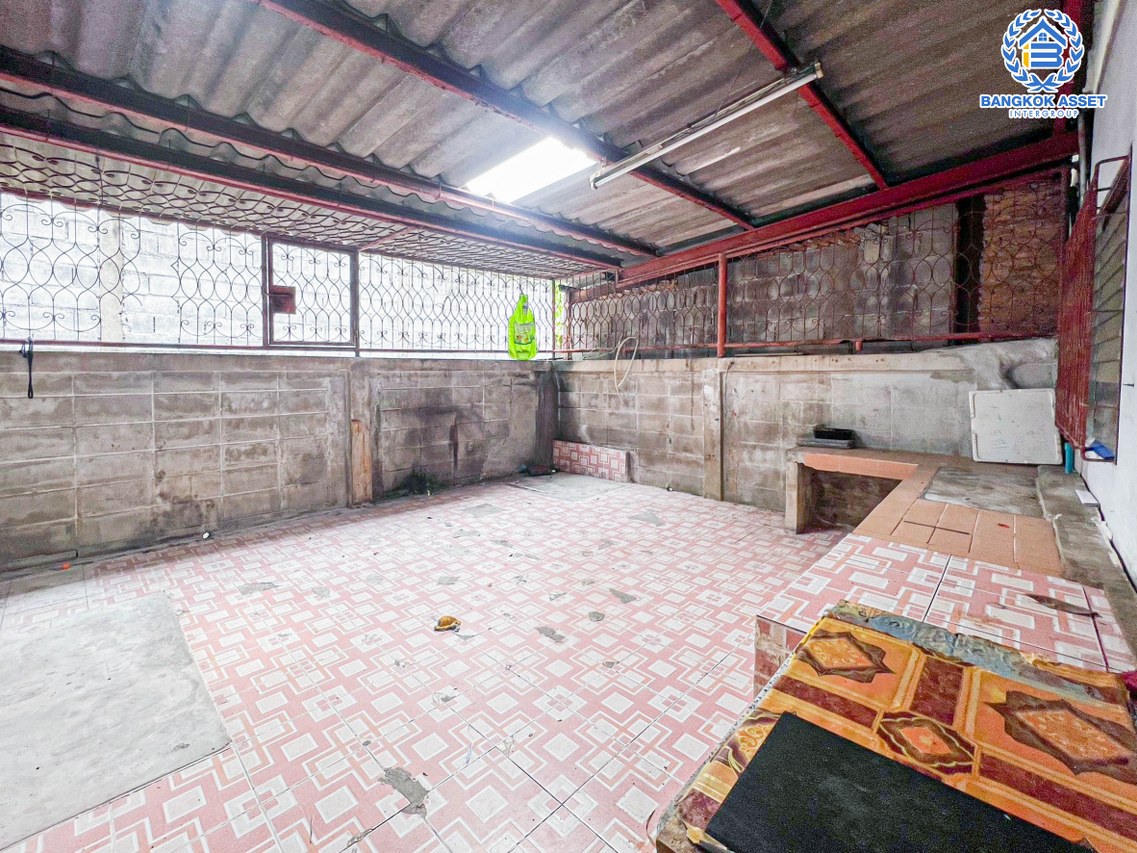 *****อาคารพาณิชย์มือสองกรุงเทพฯ หมู่บ้าน ซอยพานิชยการธนบุรี32 ราชพฤกษ์ เนื้อที่กว้าง 27 ตร.ว. ฟังก์ชัน 5 ห้องนอน 3 ห้องน้ำ 1 ที่จอดรถ บนทำเลติดถนนพาณิชยการธนบุรี เชื่อมต่อถนนจรัญสนิทวงศ์, ถนนราชพฤกษ์ ใกล้รถไฟฟ้าสายสีน้ำเงิน "สถานีจรัญฯ 13" จองเลย!