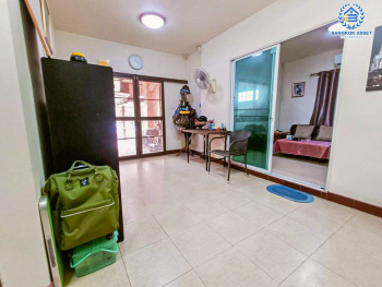 *****บ้านเดี่ยวมือสอง โครงการ รามอินทรานิเวศน์ หลังมุม เนื้อที่กว้าง 73 ตร.ว. ฟังก์ชัน 3 ห้องนอน 2 ห้องน้ำ 1 ที่จอดรถ บ้านสภาพดีเยี่ยม ค่อนข้างเป็นส่วนตัว โครงการบนทำเลใกล้แหล่งคอมมูนิตี้มอลล์ เชื่อมต่อถนนรามอินทรา ใกล้รถไฟฟ้าสายสีชมพู "สถานีรามอินทรา" และจุดขึ้นทางด่วน "รามอินทรา-อาจณรงค์"