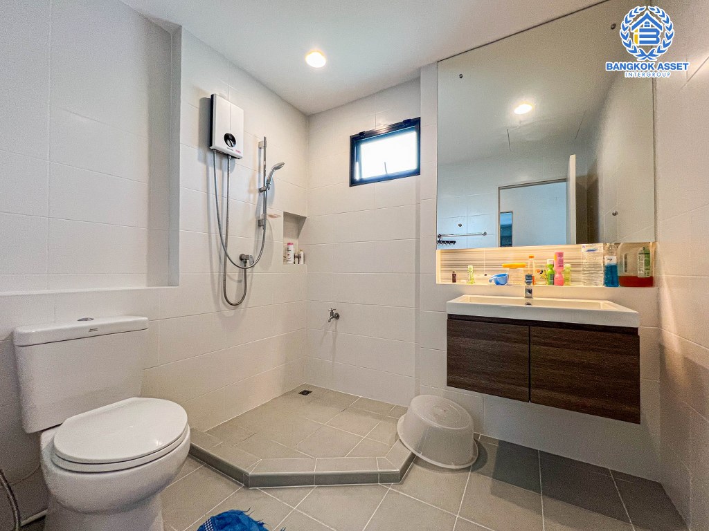 *****บ้านเดี่ยวมือสอง หลังใหญ่ จากแบรนด์ Sansiri โครงการ บุราสิริ ราชพฤกษ์-345 เนื้อที่กว่า 73 ตร.ว. ฟังก์ชัน 4 ห้องนอน 4 ห้องน้ำ 2 ที่จอดรถ สภาพสวยเหมือนใหม่ ทำเลดี เชื่อมต่อทั้งถนนสะพานนนทบุรี-บางบัวทอง, ถนนกาญจนาภิเษก, ถนนราชพฤกษ์ ใกล้เซ็นทรัลเวสต์เกต และอีเกียบางใหญ่