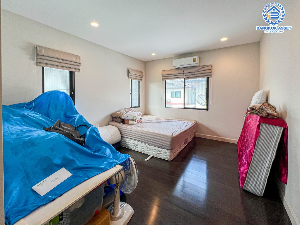 *****บ้านเดี่ยวมือสอง หลังใหญ่ จากแบรนด์ Sansiri โครงการ บุราสิริ ราชพฤกษ์-345 เนื้อที่กว่า 73 ตร.ว. ฟังก์ชัน 4 ห้องนอน 4 ห้องน้ำ 2 ที่จอดรถ สภาพสวยเหมือนใหม่ ทำเลดี เชื่อมต่อทั้งถนนสะพานนนทบุรี-บางบัวทอง, ถนนกาญจนาภิเษก, ถนนราชพฤกษ์ ใกล้เซ็นทรัลเวสต์เกต และอีเกียบางใหญ่