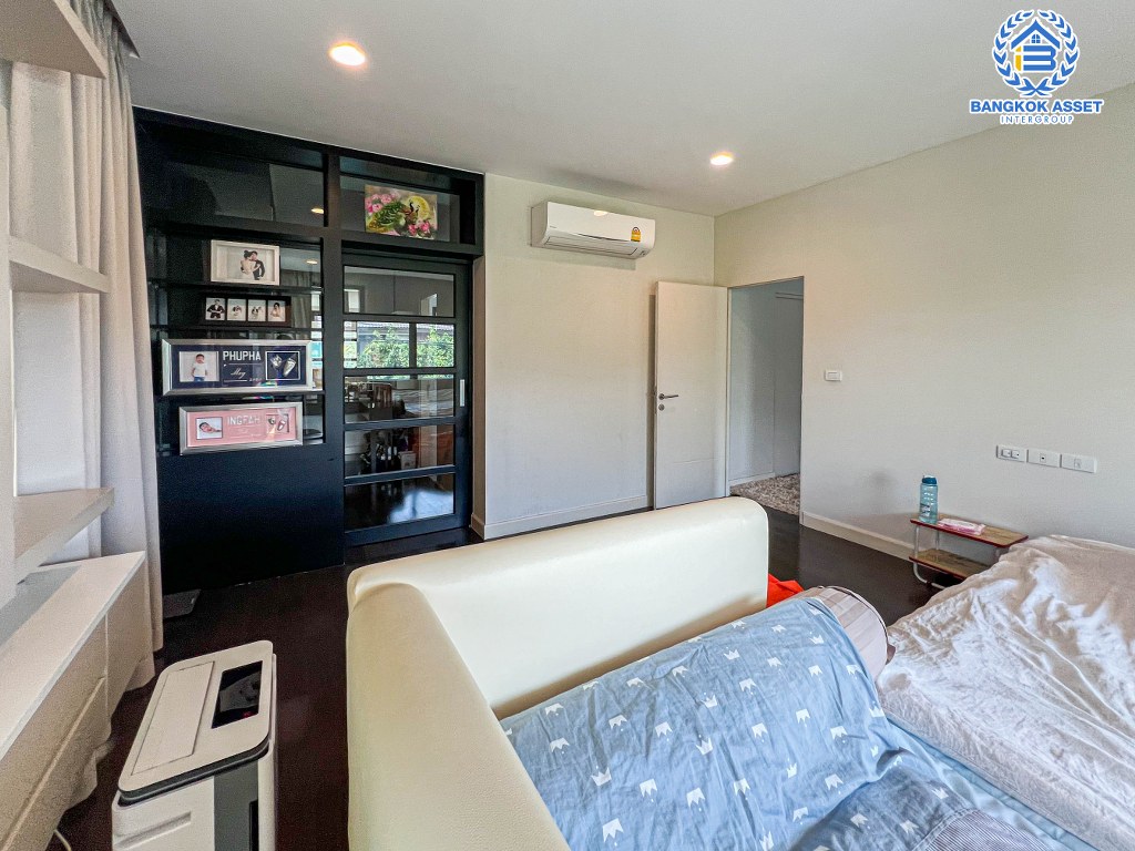 *****บ้านเดี่ยวมือสอง หลังใหญ่ จากแบรนด์ Sansiri โครงการ บุราสิริ ราชพฤกษ์-345 เนื้อที่กว่า 73 ตร.ว. ฟังก์ชัน 4 ห้องนอน 4 ห้องน้ำ 2 ที่จอดรถ สภาพสวยเหมือนใหม่ ทำเลดี เชื่อมต่อทั้งถนนสะพานนนทบุรี-บางบัวทอง, ถนนกาญจนาภิเษก, ถนนราชพฤกษ์ ใกล้เซ็นทรัลเวสต์เกต และอีเกียบางใหญ่