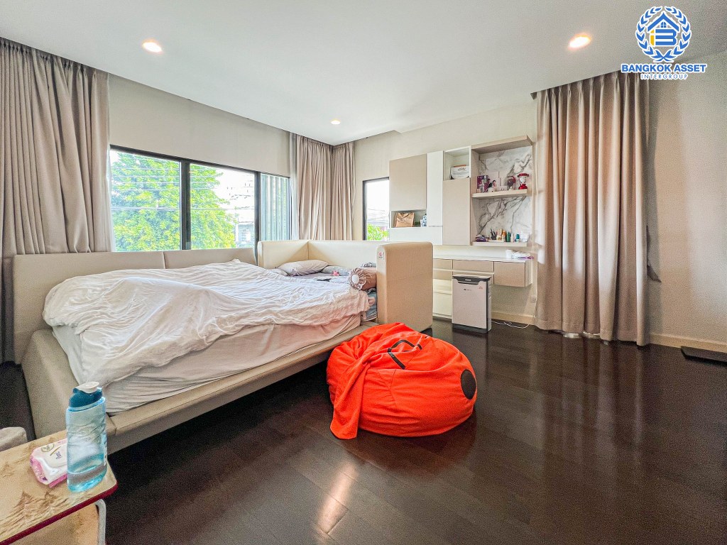 *****บ้านเดี่ยวมือสอง หลังใหญ่ จากแบรนด์ Sansiri โครงการ บุราสิริ ราชพฤกษ์-345 เนื้อที่กว่า 73 ตร.ว. ฟังก์ชัน 4 ห้องนอน 4 ห้องน้ำ 2 ที่จอดรถ สภาพสวยเหมือนใหม่ ทำเลดี เชื่อมต่อทั้งถนนสะพานนนทบุรี-บางบัวทอง, ถนนกาญจนาภิเษก, ถนนราชพฤกษ์ ใกล้เซ็นทรัลเวสต์เกต และอีเกียบางใหญ่