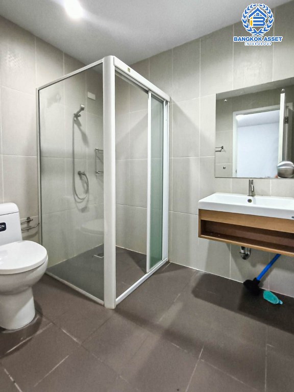 *****ทาวน์โฮมมือสอง โครงการ เดอะคอนเนคอัพ3 กาญจนาภิเษก เนื้อที่กว้าง 22 ตร.ว. ฟังก์ชัน 3 ห้องนอน 3 ห้องน้ำ 2 ที่จอดรถ บ้านสภาพดีเยี่ยม พร้อมเข้าอยุู่ โครงการตั้งบนทำเลเดินทางสะดวก เชื่อมต่อถนนเพชรเกษม ถนนกัลปพฤกษ์ ถนนกาญจนาภิเษก ใกล้รถไฟฟ้าสายสีน้ำเงิน "สถานีหลักสอง" และจุดขึ้นทางด่วน "พระราม2"