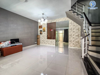 *****ทาวน์โฮมมือสอง โครงการ เดอะคอนเนคอัพ3 กาญจนาภิเษก เนื้อที่กว้าง 22 ตร.ว. ฟังก์ชัน 3 ห้องนอน 3 ห้องน้ำ 2 ที่จอดรถ บ้านสภาพดีเยี่ยม พร้อมเข้าอยุู่ โครงการตั้งบนทำเลเดินทางสะดวก เชื่อมต่อถนนเพชรเกษม ถนนกัลปพฤกษ์ ถนนกาญจนาภิเษก ใกล้รถไฟฟ้าสายสีน้ำเงิน "สถานีหลักสอง" และจุดขึ้นทางด่วน "พระราม2"