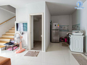 *****ทาวน์เฮ้าส์มือสองกรุงเทพมหานคร โครงการ แฮปปี้วิลล์ ดอนเมือง เนื้อที่เกือบ 18 ตร.ว. ฟังก์ชัน 3 ห้องนอน 2 ห้องน้ำ 2 ที่จอดรถ บ้านพร้อมอยู่ แถมฟรี! 1 เครื่องปรับอากาศ บนทำเลเดินทางสะดวก เชื่อมต่อถนนสรงประภา ใกล้รถไฟฟ้าสายสีแดง "สถานีดอนเมือง" และจุดขึ้นทางด่วน "อุดรรัถยา"