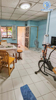 *****ทาวน์เฮ้าส์มือสองปทุมธานี หมู่บ้าน ราชพฤกษ์1 คลองหลวง เนื้อที่กว้าง 24.7 ตร.ว. ฟังก์ชัน 3 ห้องนอน 1 ห้องน้ำ บ้านร่มรื่น น่าอยู่ บนทำเลแห่งการเดินทาง เชื่อมต่อถนนพหลโยธิน, ถนนเชียงราก ใกล้จุดขึ้นทางด่วน "มหาวิทยาลัยธรรมศาสตร์ ศูนย์รังสิต" จองเลย!