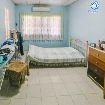 *****ทาวน์เฮ้าส์มือสองปทุมธานี หมู่บ้าน ราชพฤกษ์1 คลองหลวง เนื้อที่กว้าง 24.7 ตร.ว. ฟังก์ชัน 3 ห้องนอน 1 ห้องน้ำ บ้านร่มรื่น น่าอยู่ บนทำเลแห่งการเดินทาง เชื่อมต่อถนนพหลโยธิน, ถนนเชียงราก ใกล้จุดขึ้นทางด่วน "มหาวิทยาลัยธรรมศาสตร์ ศูนย์รังสิต" จองเลย!