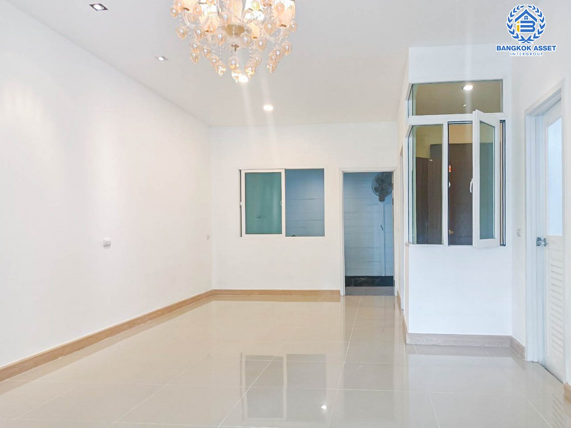 *****ทาวน์เฮ้าส์มือสองกรุงเทพมหานคร โครงการ กัสโต้ พระราม2 เนื้อที่กว้างเกือบ 22 ตร.ว. ฟังก์ชัน 4 ห้องนอน 3 ห้องน้ำ 2 ที่จอดรถ บ้านสภาพพร้อมอยู่ บนทำเลดี เชื่อมต่อถนนบางขุนเทียน, ถนนกาญจนาภิเษก, ถนนพระราม 2 ใกล้จุดขึ้นทางด่วน "เฉลิมมหานคร" จองเลย!