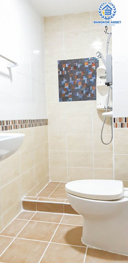 *****ทาวน์เฮ้าส์มือสองกรุงเทพมหานคร โครงการ กัสโต้ พระราม2 เนื้อที่กว้างเกือบ 22 ตร.ว. ฟังก์ชัน 4 ห้องนอน 3 ห้องน้ำ 2 ที่จอดรถ บ้านสภาพพร้อมอยู่ บนทำเลดี เชื่อมต่อถนนบางขุนเทียน, ถนนกาญจนาภิเษก, ถนนพระราม 2 ใกล้จุดขึ้นทางด่วน "เฉลิมมหานคร" จองเลย!