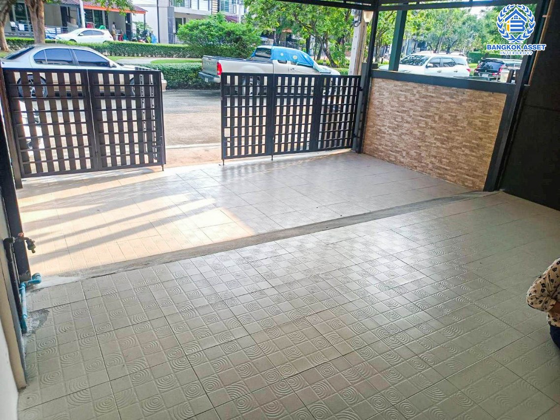 *****ทาวน์เฮ้าส์มือสองกรุงเทพมหานคร โครงการ กัสโต้ พระราม2 เนื้อที่กว้างเกือบ 22 ตร.ว. ฟังก์ชัน 4 ห้องนอน 3 ห้องน้ำ 2 ที่จอดรถ บ้านสภาพพร้อมอยู่ บนทำเลดี เชื่อมต่อถนนบางขุนเทียน, ถนนกาญจนาภิเษก, ถนนพระราม 2 ใกล้จุดขึ้นทางด่วน "เฉลิมมหานคร" จองเลย!