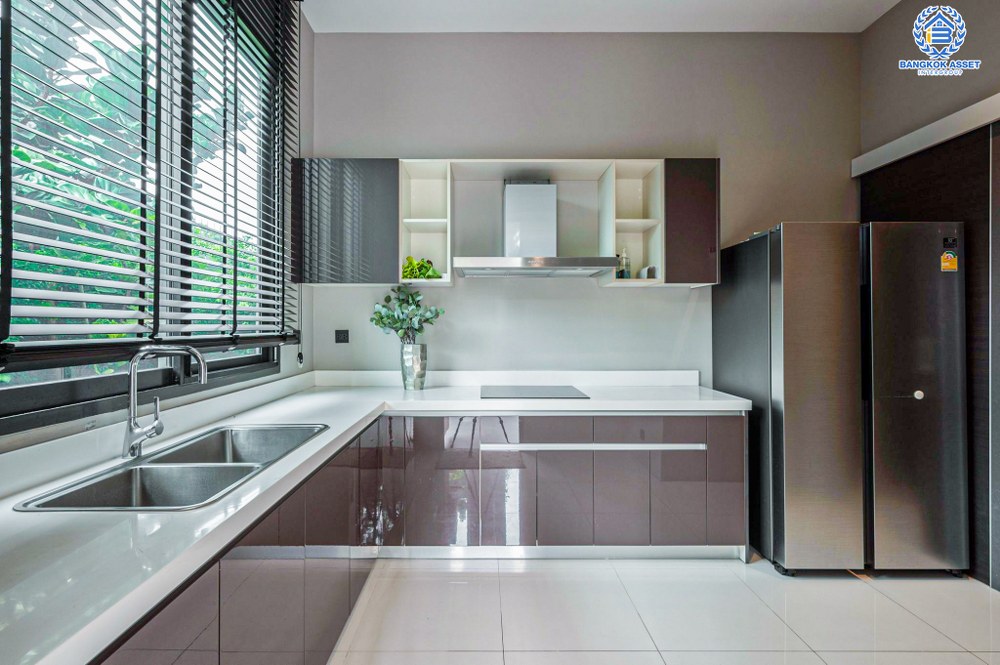 *****บ้านเดี่ยวมือสอง โครงการ เดอะ เจนทริ วิภาวดี จาก SC ASSET เนื้อที่ 136.90 ตร.ว. ฟังก์ชัน 5 ห้องนอน 7 ห้องน้ำ 4 ที่จอดรถ เหนือกว่าคำว่าบ้าน ตอบทุกมิติการอยู่อาศัยของคนรุ่นใหม่ บนทำเลแห่งการเดินทาง เชื่อมต่อถนนพหลโยธิน ใกล้รถไฟฟ้าสายสีแดง "สถานีหลักสี่" และดอนเมืองโทลล์เวย์