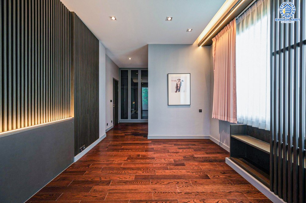 *****บ้านเดี่ยวมือสอง โครงการ เดอะ เจนทริ วิภาวดี จาก SC ASSET เนื้อที่ 136.90 ตร.ว. ฟังก์ชัน 5 ห้องนอน 7 ห้องน้ำ 4 ที่จอดรถ เหนือกว่าคำว่าบ้าน ตอบทุกมิติการอยู่อาศัยของคนรุ่นใหม่ บนทำเลแห่งการเดินทาง เชื่อมต่อถนนพหลโยธิน ใกล้รถไฟฟ้าสายสีแดง "สถานีหลักสี่" และดอนเมืองโทลล์เวย์