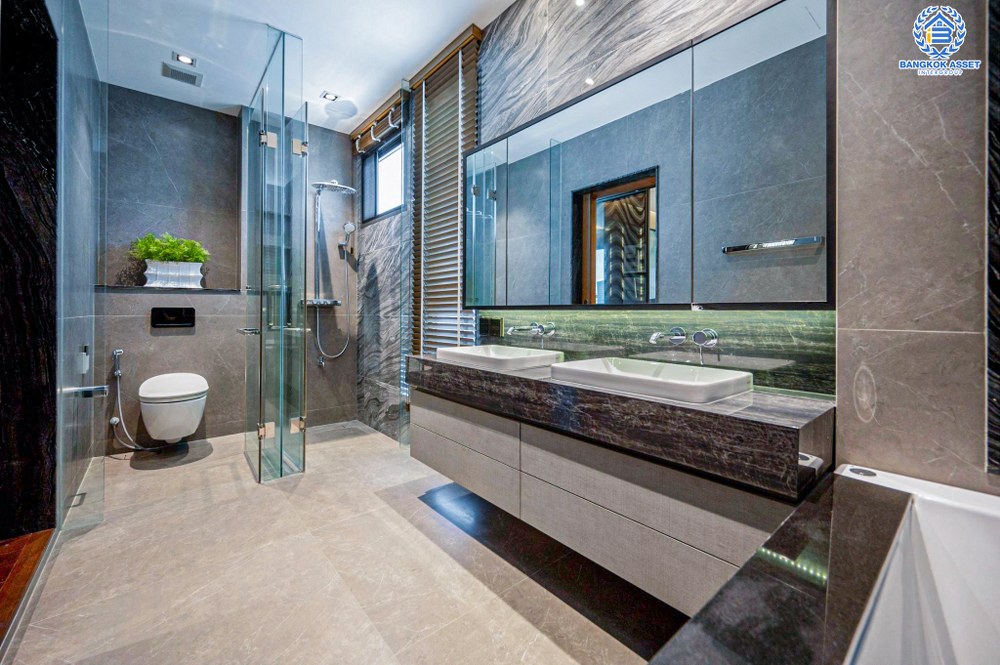 *****บ้านเดี่ยวมือสอง โครงการ เดอะ เจนทริ วิภาวดี จาก SC ASSET เนื้อที่ 136.90 ตร.ว. ฟังก์ชัน 5 ห้องนอน 7 ห้องน้ำ 4 ที่จอดรถ เหนือกว่าคำว่าบ้าน ตอบทุกมิติการอยู่อาศัยของคนรุ่นใหม่ บนทำเลแห่งการเดินทาง เชื่อมต่อถนนพหลโยธิน ใกล้รถไฟฟ้าสายสีแดง "สถานีหลักสี่" และดอนเมืองโทลล์เวย์