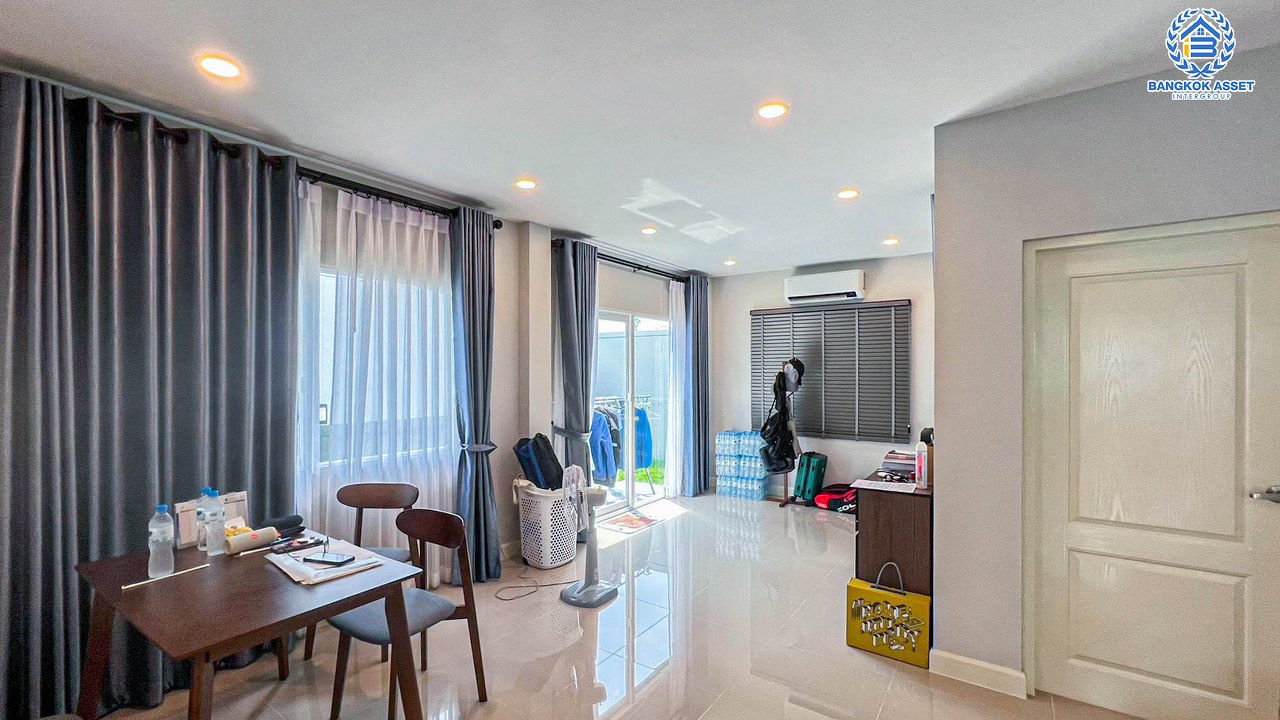 *****บ้านแฝดมือสองปทุมธานี โครงการ เซนโทร ชัยพฤกษ์-345 เนื้อที่กว้าง 38.2 ตร.ว. ฟังก์ชัน 3 ห้องนอน 3 ห้องน้ำ 2 ที่จอดรถ แถมฟรี! 5 เครื่องปรับอากาศ บนทำเลแห่งการเดินทาง เชื่อมต่อถนน 345, ถนนราชพฤกษ์ ใกล้จุดขึ้นทางด่วน "อุดรรักษา" จองเลย!