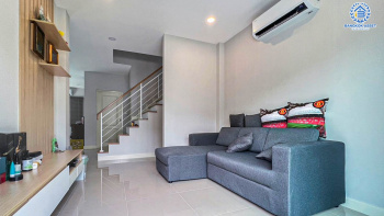 *****บ้านแฝดมือสองปทุมธานี โครงการ เซนโทร ชัยพฤกษ์-345 เนื้อที่กว้าง 38.2 ตร.ว. ฟังก์ชัน 3 ห้องนอน 3 ห้องน้ำ 2 ที่จอดรถ แถมฟรี! 5 เครื่องปรับอากาศ บนทำเลแห่งการเดินทาง เชื่อมต่อถนน 345, ถนนราชพฤกษ์ ใกล้จุดขึ้นทางด่วน "อุดรรักษา" จองเลย!