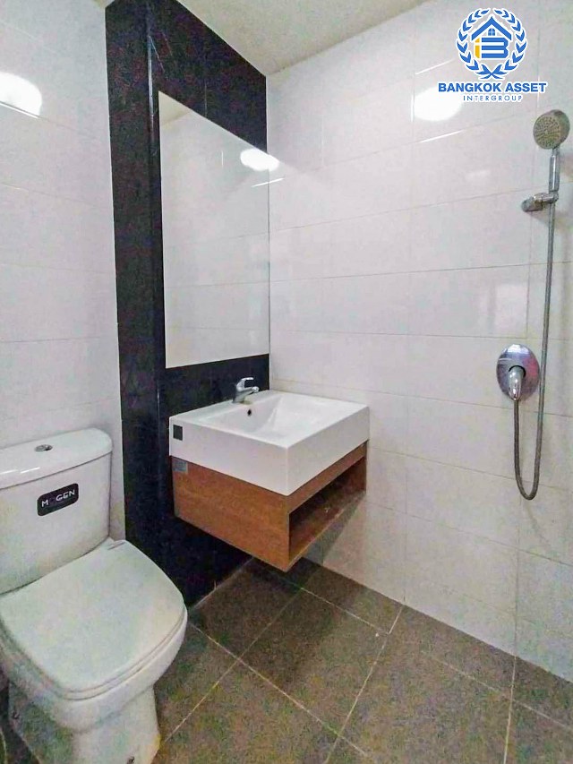 *****ทาวน์เฮ้าส์มือสองนนทบุรี โครงการ เนเชอร่า เทรนด์ รัตนาธิเบศร์ เนื้อที่ 16 ตร.ว. ฟังก์ชัน 3 ห้องนอน 2 ห้องน้ำ 1 ที่จอดรถ บ้านสภาพสวย พร้อมเข้าอยู่ บนทำเลเดินทางสะดวก เชื่อมต่อถนนราชพฤกษ์, ถนนรัตนาธิเบศร์ ใกล้รถไฟฟ้าสายสีม่วง "สถานีบางพลู" และจุดขึ้นทางด่วน "งามวงศ์วาน"