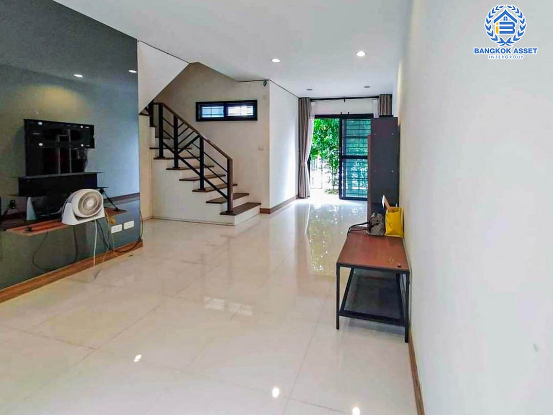 *****ทาวน์เฮ้าส์มือสองนนทบุรี โครงการ เนเชอร่า เทรนด์ รัตนาธิเบศร์ เนื้อที่ 16 ตร.ว. ฟังก์ชัน 3 ห้องนอน 2 ห้องน้ำ 1 ที่จอดรถ บ้านสภาพสวย พร้อมเข้าอยู่ บนทำเลเดินทางสะดวก เชื่อมต่อถนนราชพฤกษ์, ถนนรัตนาธิเบศร์ ใกล้รถไฟฟ้าสายสีม่วง "สถานีบางพลู" และจุดขึ้นทางด่วน "งามวงศ์วาน"